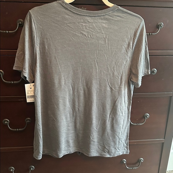 Wonder Woman “I’m a Mom What’s Your Superpower” Tee - Picture 3 of 4